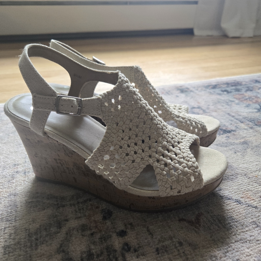 SO Women's Beige Crochet Wedge Sandals